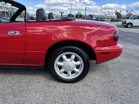 Used 1991 MAZDA MX-5 Miata RWD image 19