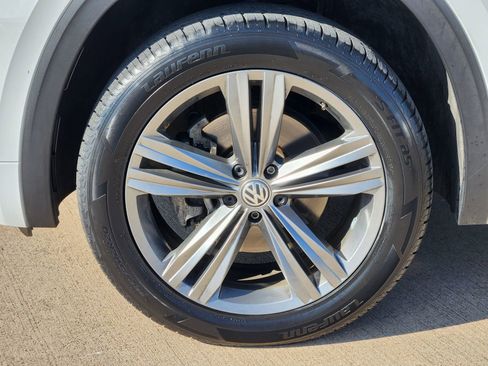 Used 2019 Volkswagen Atlas SE w/ Towing Package image 13