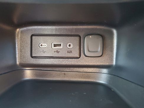 Used 2021 Chevrolet Equinox LT image 28