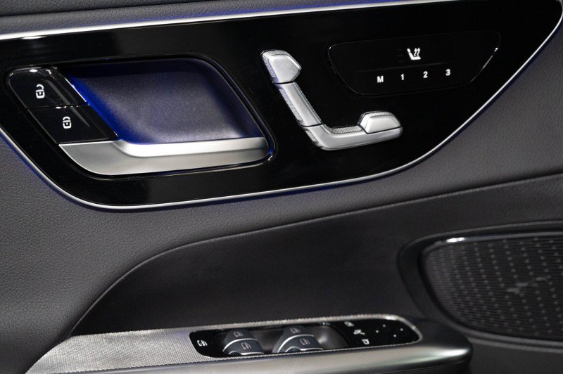 New 2027 Mercedes-Benz GLC 300 image 18