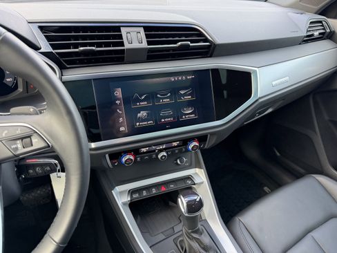 Used 2022 Audi Q3 2.0T Premium Plus w/ Premium Plus Package image 18