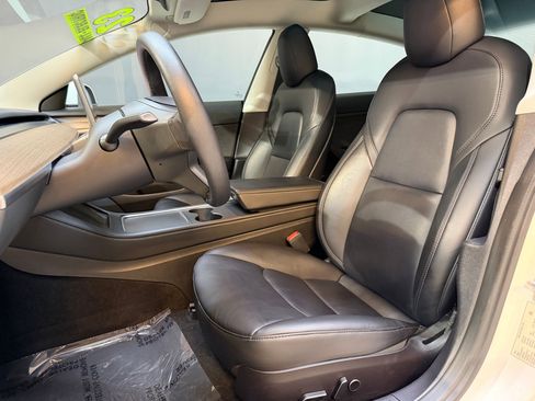 Used 2023 Tesla Model 3 Standard Range image 24