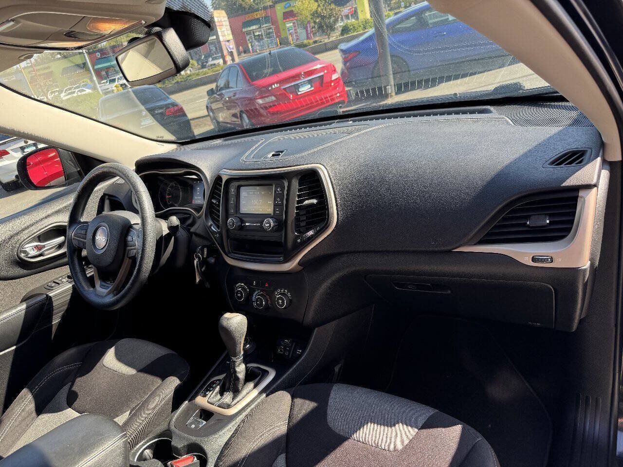 Used 2015 Jeep Cherokee Sport AWD/4WD image 18