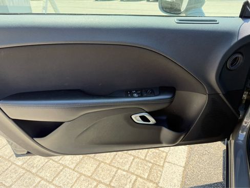 Used 2019 Dodge Challenger SXT AWD/4WD image 10