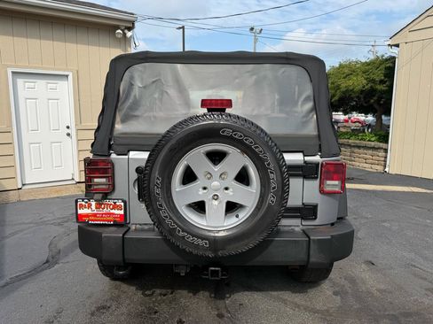 Used 2013 Jeep Wrangler Sport AWD/4WD image 10
