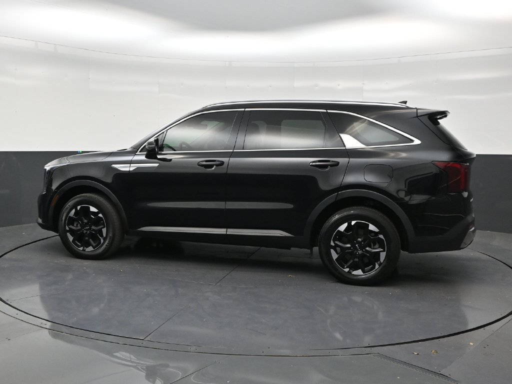 Used 2024 Kia Sorento S AWD/4WD image 2