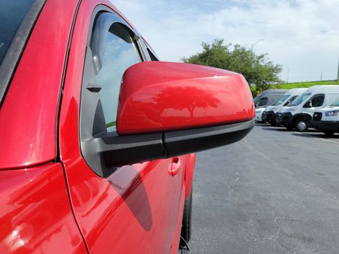 Used 2020 Toyota Tacoma SR5 RWD image 4