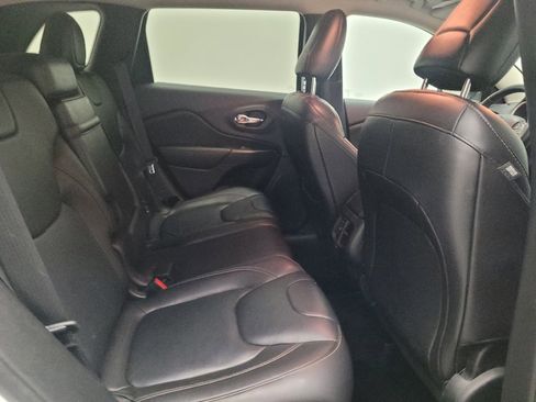 Used 2017 Jeep Cherokee Limited FWD image 19