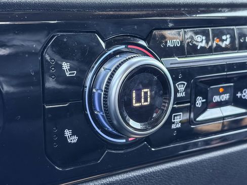 Used 2024 GMC Sierra 1500 SLE image 28