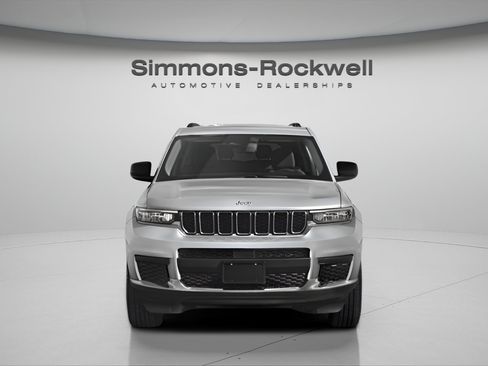 Used 2024 Jeep Grand Cherokee L Laredo w/ Luxury Tech Group I AWD/4WD image 14