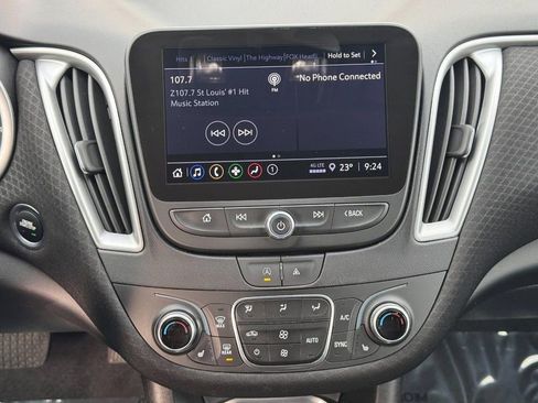 Used 2023 Chevrolet Malibu LT FWD image 17