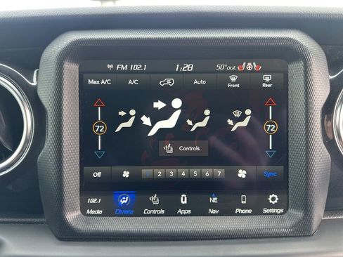 Used 2023 Jeep Wrangler Altitude image 36