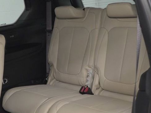 New 2025 Jeep Grand Cherokee L Limited w/ Luxury Tech Group II image 22