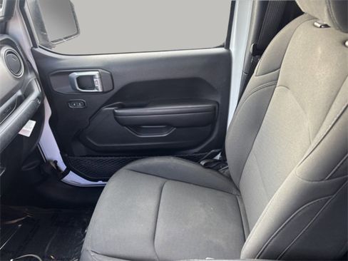 Used 2021 Jeep Gladiator Sport image 17