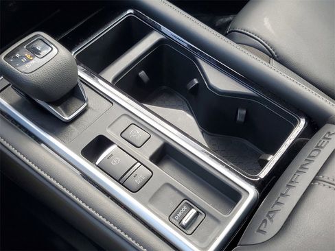 Certified 2025 Nissan Pathfinder SL w/ SL Premium Package image 27