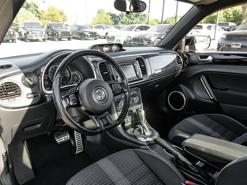 Used 2014 Volkswagen Beetle R-Line FWD image 12