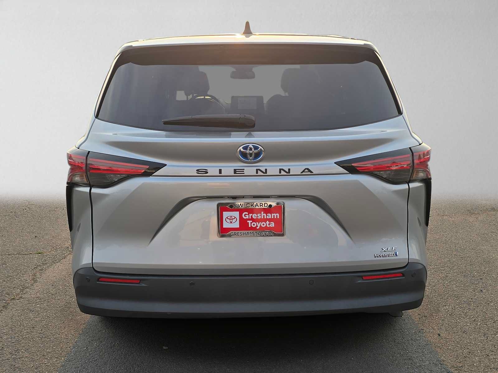 Certified 2021 Toyota Sienna XLE FWD image 5