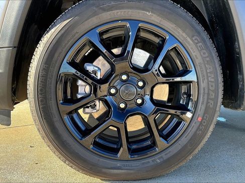 New 2026 Jeep Compass Latitude AWD/4WD image 15