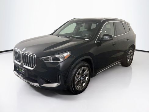 Used 2025 BMW X1 xDrive28i AWD/4WD image 3