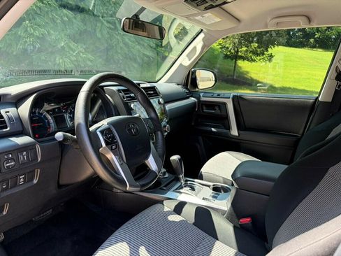 Used 2016 Toyota 4Runner SR5 AWD/4WD image 34