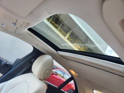 Used 2019 Mercedes-Benz C 300 Sedan image 18