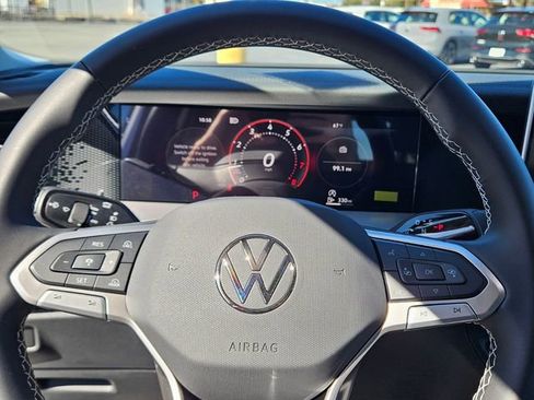 New 2026 Volkswagen Tiguan SE FWD image 24