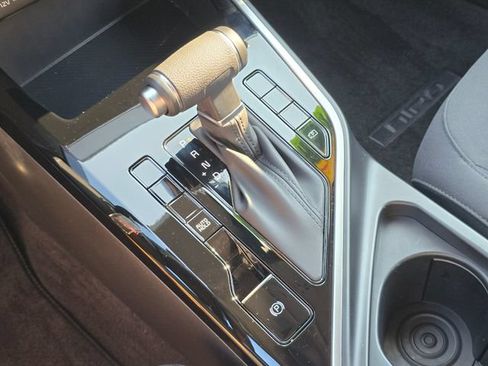 Certified 2026 Kia Niro LX FWD image 33