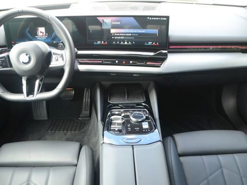 Used 2026 BMW 530i xDrive 530i xDrive M-Sport ($69,800) image 4