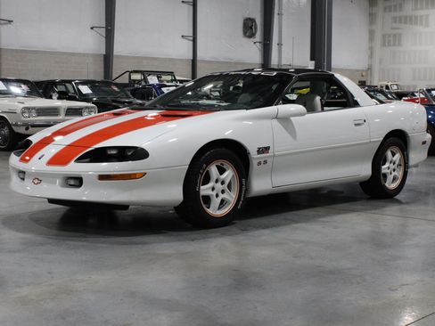 Used 1997 Chevrolet Camaro Z28 w/ Preferred Equipment Group 2 RWD image 20