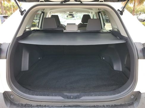 Used 2021 Toyota RAV4 XLE AWD/4WD image 8