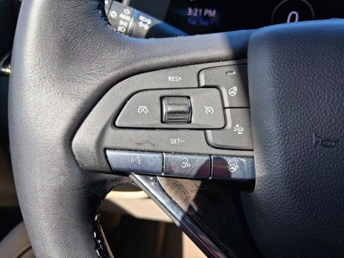 Used 2023 Cadillac Escalade Premium Luxury AWD/4WD image 45