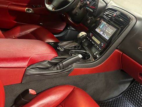 Used 2008 Chevrolet Corvette Convertible w/ Preferred Equipment Group RWD image 26
