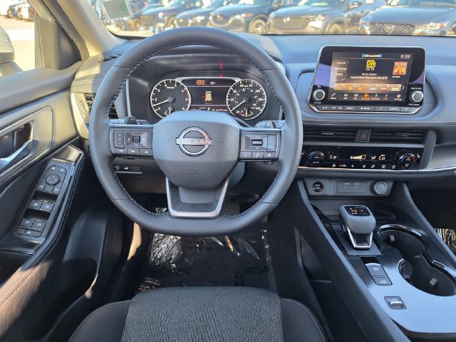 Used 2026 Nissan Rogue SV w/ Cold Weather Package FWD image 9