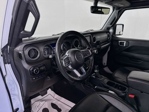 Used 2022 Jeep Wrangler Unlimited Sahara w/ Cold Weather Group AWD/4WD image 9