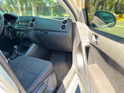 Used 2012 Volkswagen Tiguan S FWD image 29