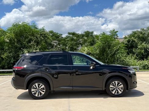 Used 2026 Nissan Pathfinder SL AWD/4WD image 5