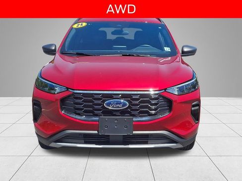 Used 2025 Ford Escape ST-Line w/ Cold Weather Package AWD/4WD image 2