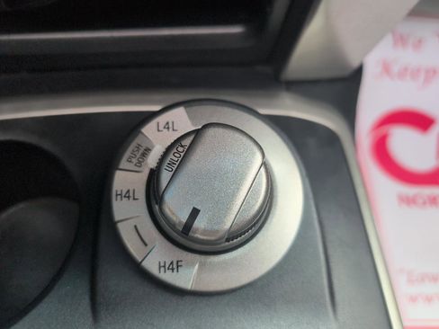 Used 2013 Toyota 4Runner Limited AWD/4WD image 21