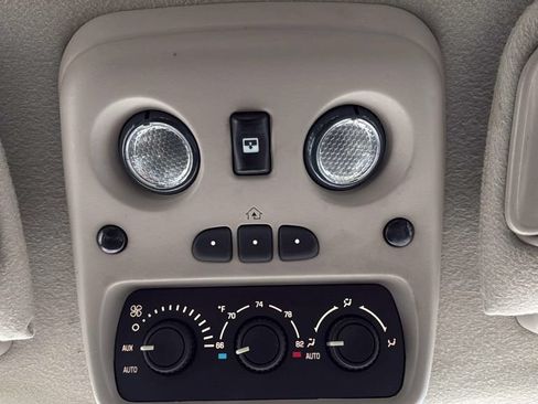 Used 2003 Chevrolet Suburban Z71 AWD/4WD image 27