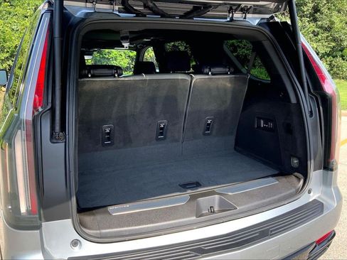 Used 2024 Cadillac Escalade Sport w/ LPO, ONYX Package AWD/4WD image 4