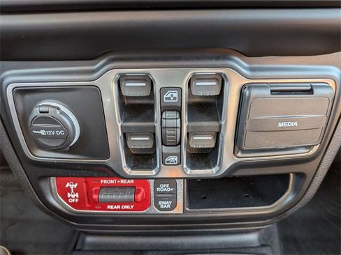 Used 2020 Jeep Gladiator Rubicon image 17