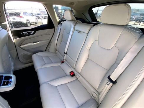 Used 2022 Volvo XC60 B5 Inscription w/ Advanced Package image 19