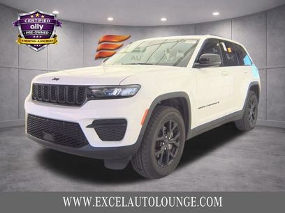 Used 2025 Jeep Grand Cherokee Altitude