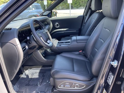 Certified 2026 Hyundai Palisade Calligraphy AWD/4WD image 11