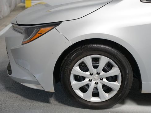 Used 2024 Toyota Corolla LE FWD image 5