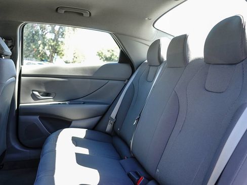 Used 2024 Hyundai Elantra SE FWD image 17