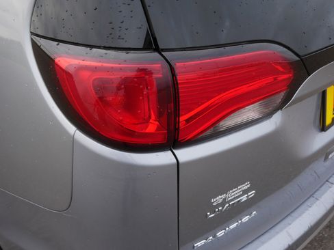Used 2018 Chrysler Pacifica Limited FWD image 17