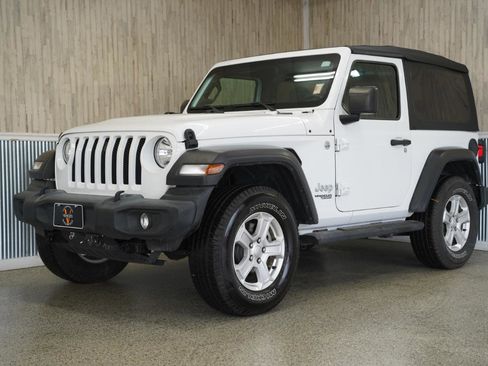 Used 2019 Jeep Wrangler Sport image 9