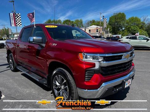 Used 2023 Chevrolet Silverado 1500 LT AWD/4WD image 3