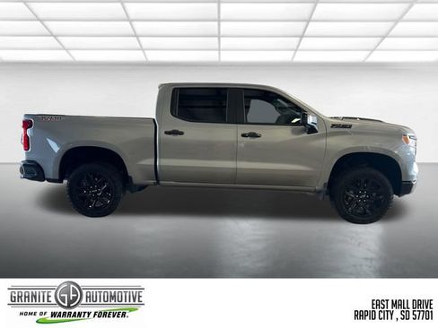 Used 2024 Chevrolet Silverado 1500 LT Trail Boss w/ LT Trail Boss Premium Package AWD/4WD image 11